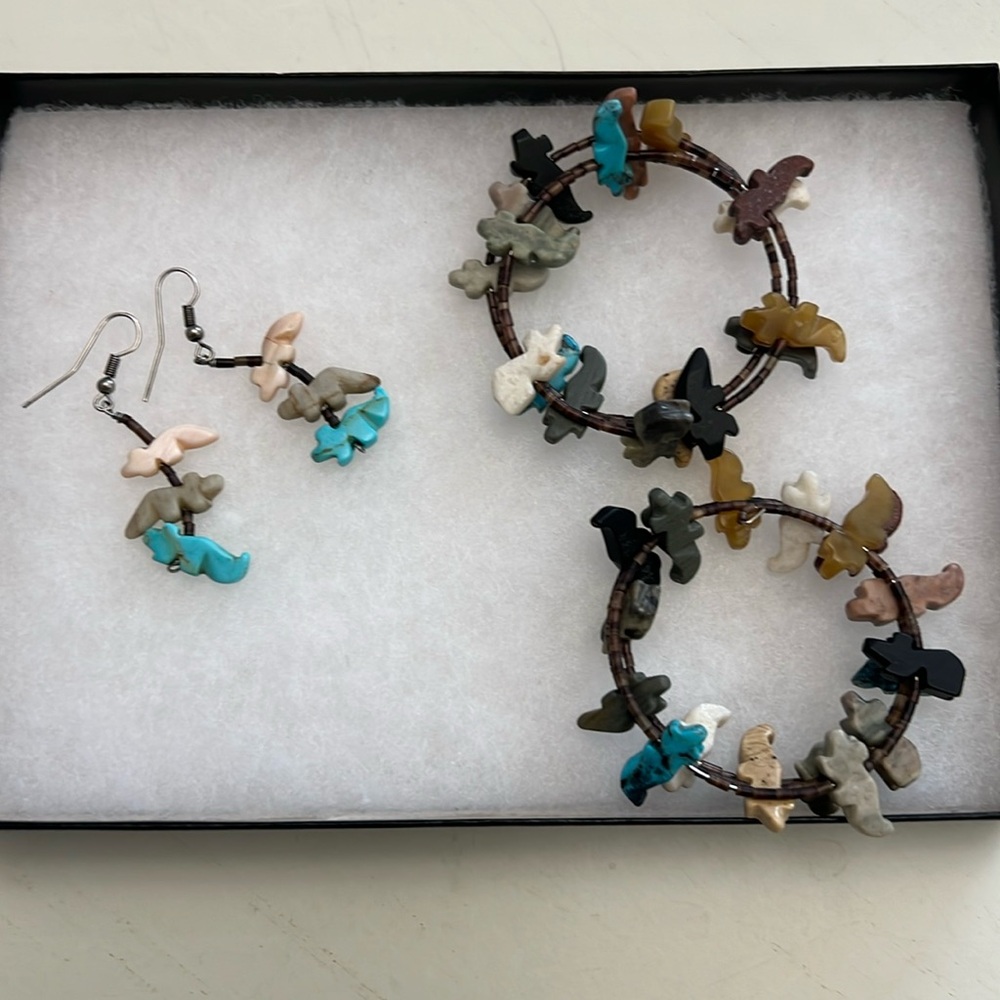 Native American bracelets & earrings set.